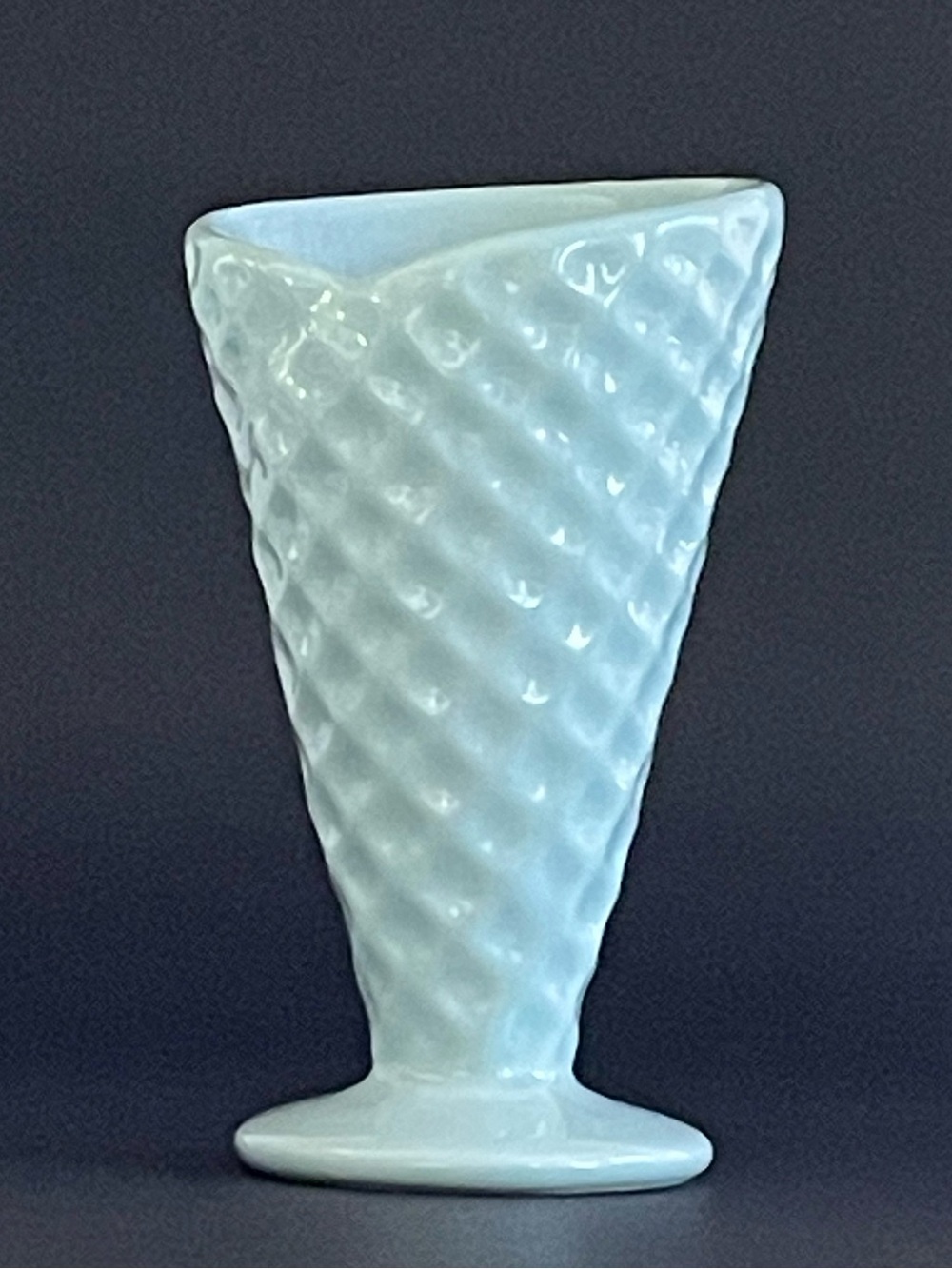 Set of 4 Handcrafted Portuguese Ceramic Ice Cream Waffle Cones - Picture 5 of 14